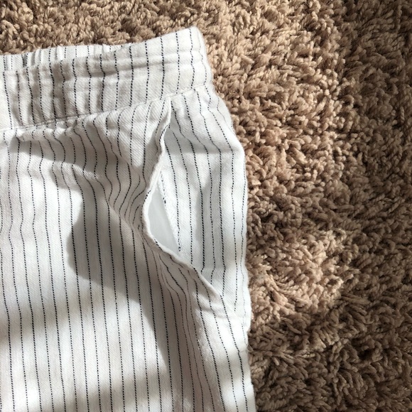 WHITE TROUSER FROM REFORMATION - Picture 3 of 6